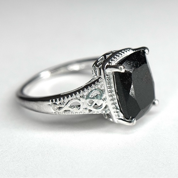 “Real Queen” Stunning Black Tourmaline Ring! 💎 - Size (7) - Picture 3 of 8
